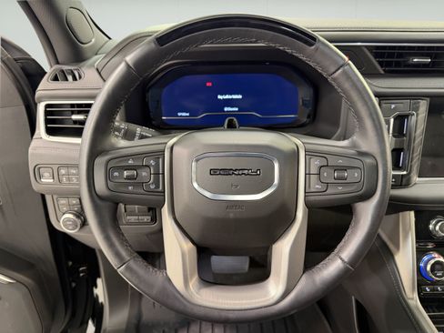 Used 2024 GMC Yukon Denali w/ Denali Reserve Package AWD/4WD image 17