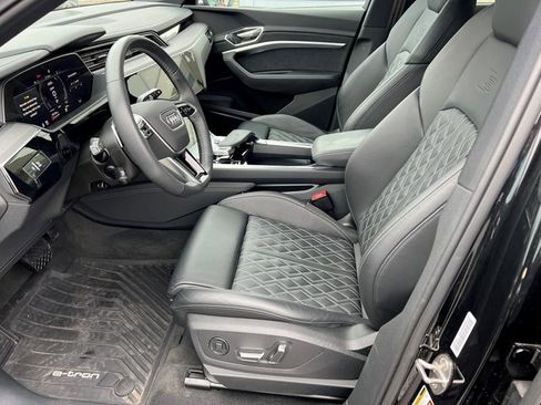 Certified 2023 Audi e-tron S Premium Plus image 25