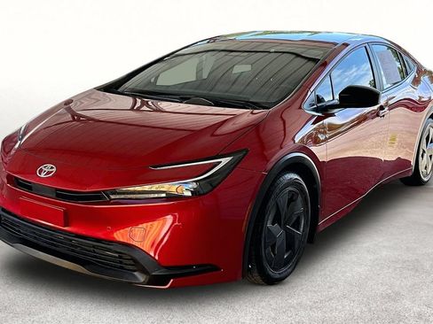 Used 2024 Toyota Prius LE FWD image 14