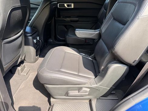 Used 2020 Ford Explorer XLT w/ Equipment Group 202A AWD/4WD image 10