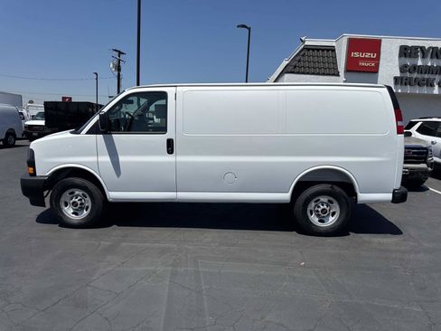 New 2026 GMC Savana 2500 w/ Driver Convenience Package RWD image 8