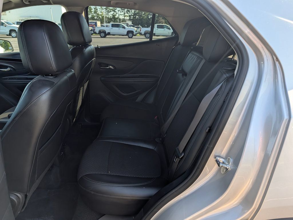 Used 2021 Buick Encore Preferred w/ Safety Package II AWD/4WD image 18