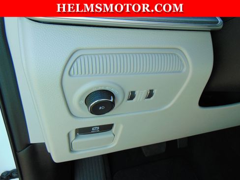 Certified 2025 Jeep Wagoneer L 4WD image 26