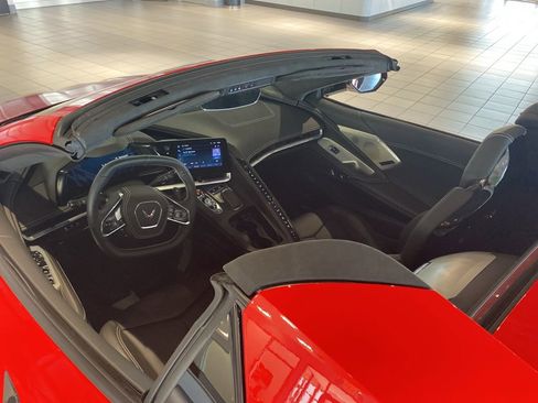 Used 2025 Chevrolet Corvette Stingray Premium Conv w/ Z51 Performance Package image 10