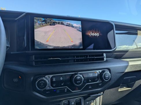 Used 2024 Jeep Wrangler Willys image 30