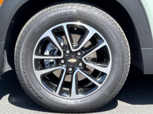Used 2025 Chevrolet TrailBlazer LT w/ Convenience Package FWD image 41