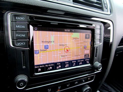 Used 2018 Volkswagen Jetta GLI image 3