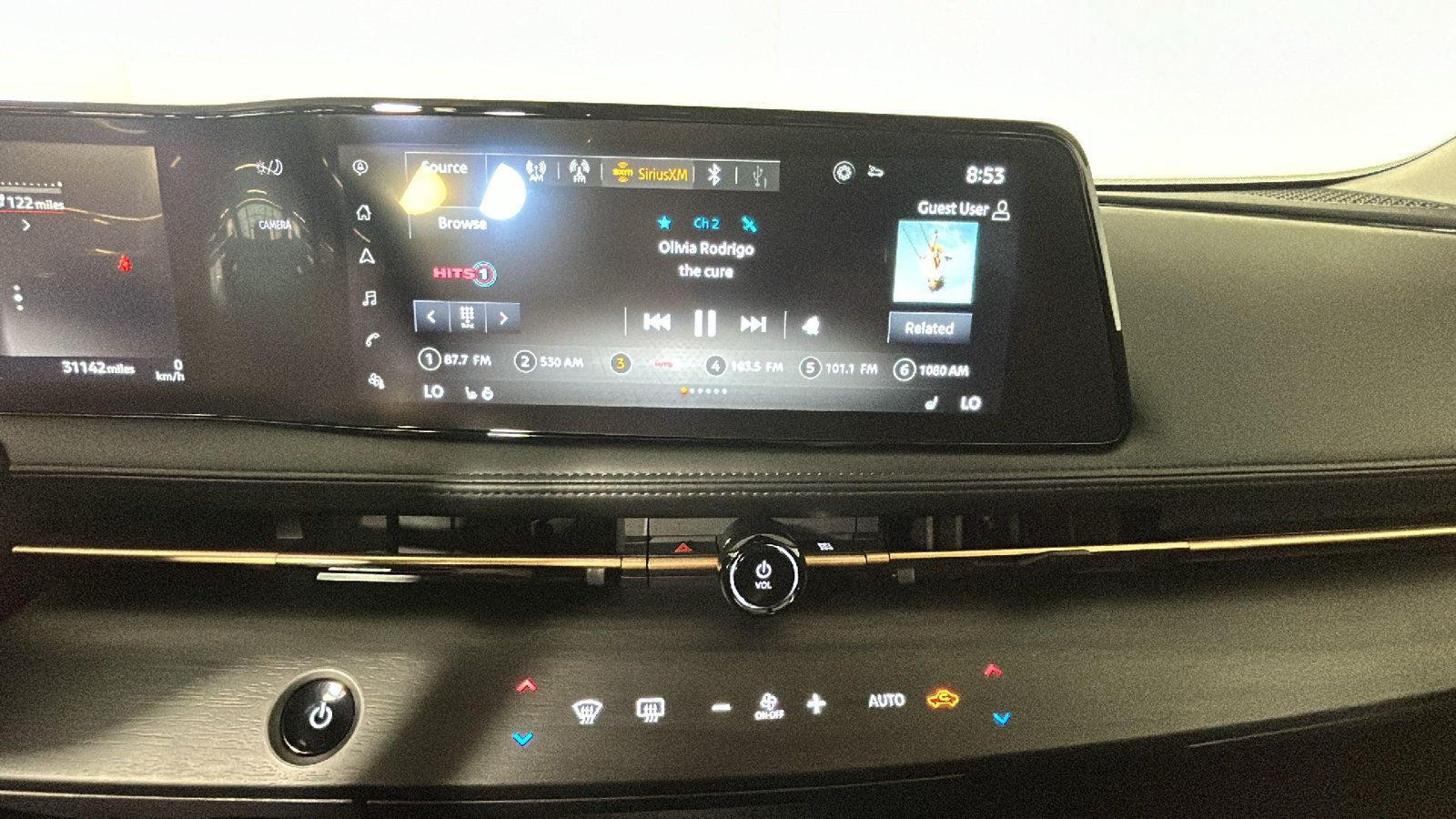 Used 2023 Nissan Ariya AWD image 27