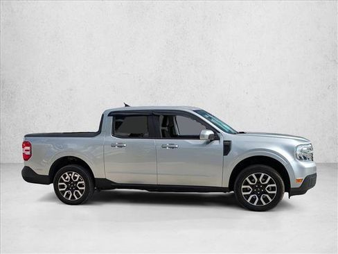 Used 2022 Ford Maverick Lariat image 4