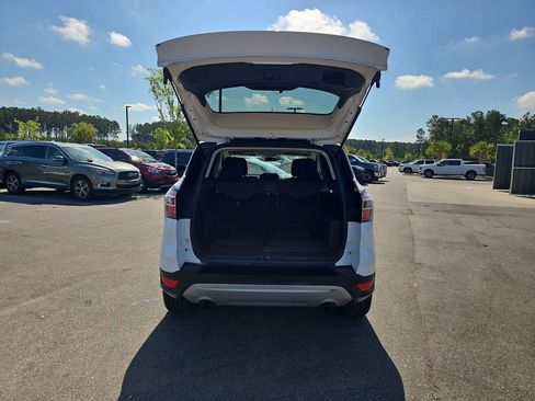 Used 2018 Ford Escape SE FWD image 17