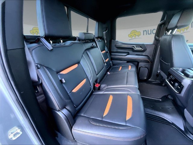 Used 2024 GMC Sierra 1500 AT4 w/ Technology Package AWD/4WD image 16