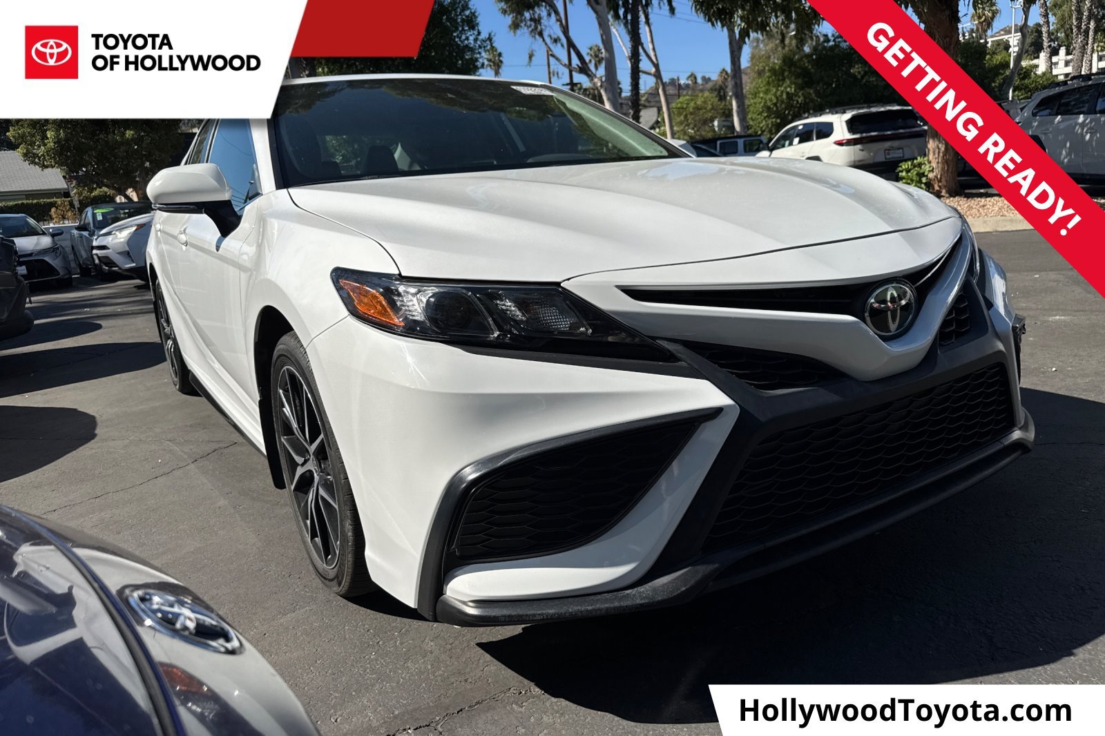 Used 2021 Toyota Camry SE w/ Convenience Package FWD image 1