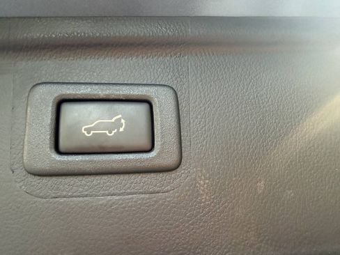 Used 2019 Subaru Outback 2.5i Limited AWD/4WD image 14