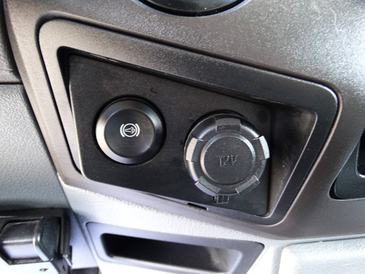 Used 2015 Ford F250 4x4 Crew Cab XL w/ Power Equipment Group image 20