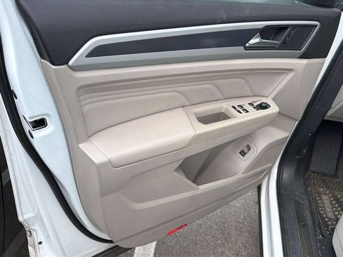 Used 2021 Volkswagen Atlas SE FWD image 8