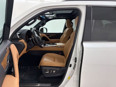 Used 2024 Lexus LX 600 4WD w/ Appearance Package image 5