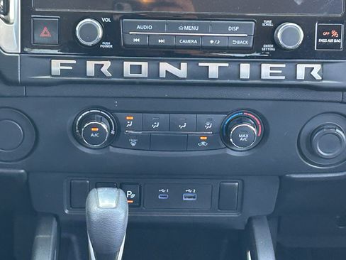 Used 2025 Nissan Frontier SV RWD image 19