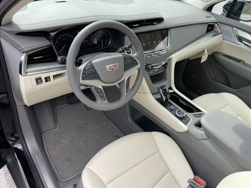 New 2025 Cadillac XT5 Premium Luxury image 14