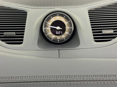 Used 2025 Porsche Cayenne Turbo image 26