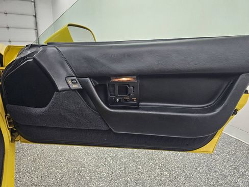 Used 1991 Chevrolet Corvette Coupe RWD image 20