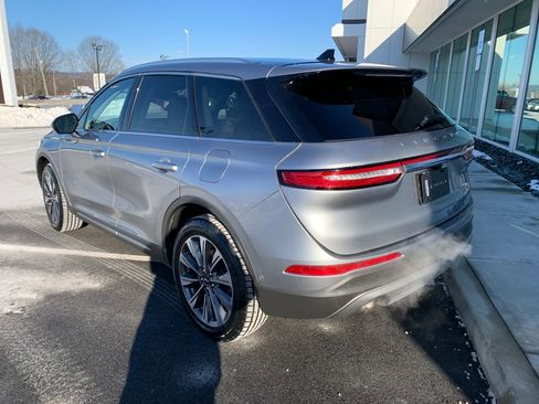 Certified 2022 Lincoln Corsair Reserve w/ Equipment Group 201A image 3