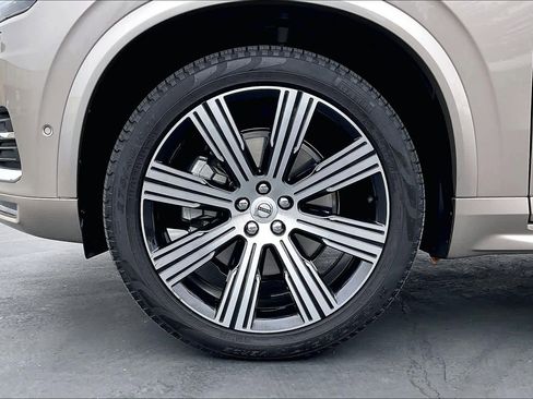 Used 2023 Volvo XC90 B6 Ultimate image 12