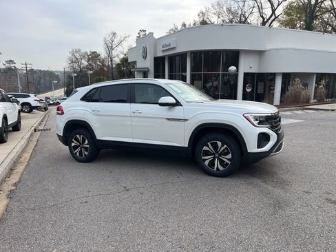 New 2026 Volkswagen Atlas Cross Sport SE image 2