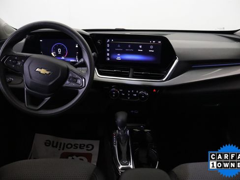 Used 2025 Chevrolet Trax LT FWD image 15