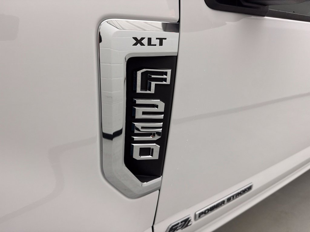 Used 2017 Ford F250 XLT w/ FX4 Off-Road Package AWD/4WD image 11