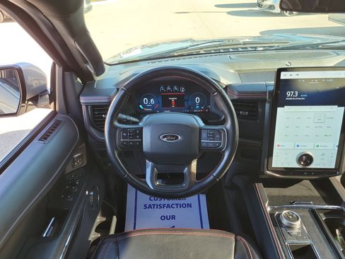 Used 2022 Ford Expedition Max Limited image 19