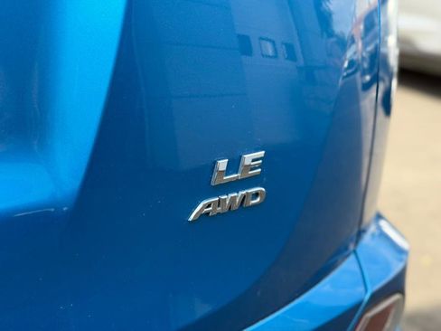 Used 2018 Toyota RAV4 LE image 29