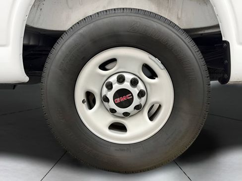 Used 2025 GMC Savana 2500 RWD image 23