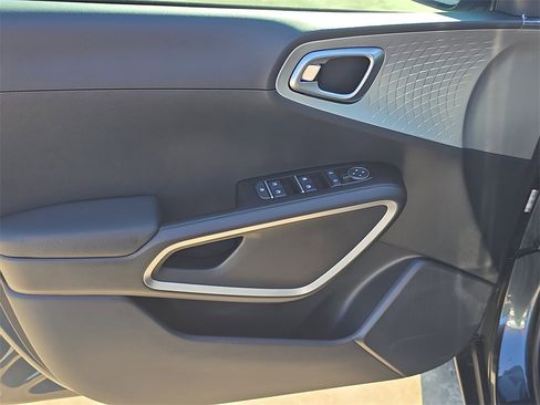 New 2025 Kia Soul LX image 19