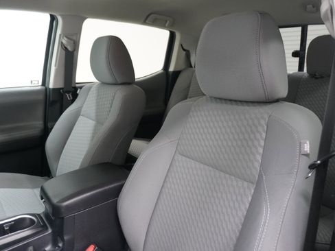 Used 2021 Toyota Tacoma SR w/ SR Convenience Package RWD image 11