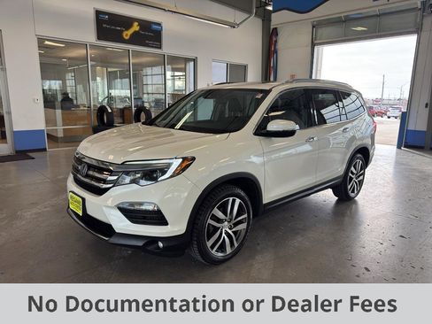 Used 2017 Honda Pilot Touring image 1