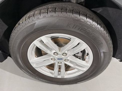 Used 2023 Ford Explorer XLT RWD image 7