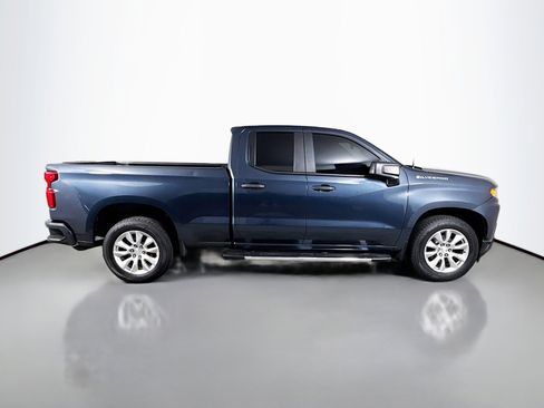 Used 2020 Chevrolet Silverado 1500 Custom w/ Custom Value Package image 11