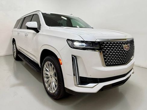 Used 2022 Cadillac Escalade ESV Premium Luxury AWD/4WD image 10