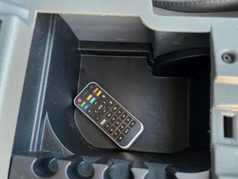 Used 2007 Jeep Commander Sport image 42