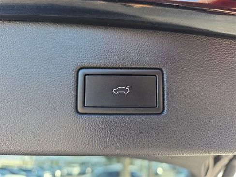 Certified 2024 Volkswagen Tiguan SE R-Line image 10