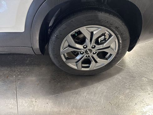 Certified 2024 Kia Seltos S image 12