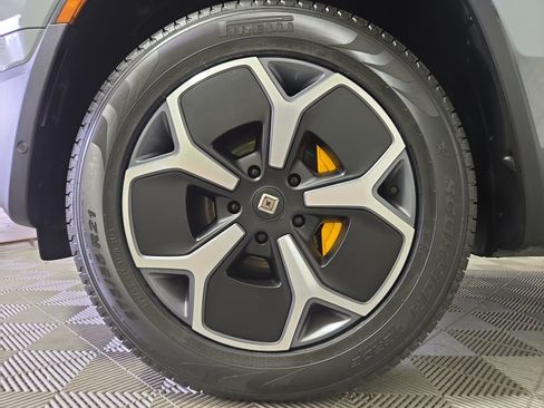 Used 2024 Rivian R1S Adventure Quad AWD/4WD image 9