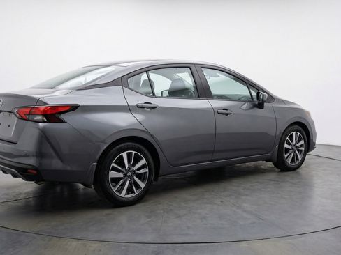 Used 2025 Nissan Versa SV image 9