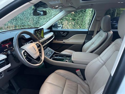 Used 2022 Lincoln Aviator Reserve w/ Elements Package Plus image 10