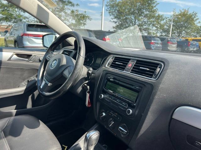 Used 2014 Volkswagen Jetta SE FWD image 28