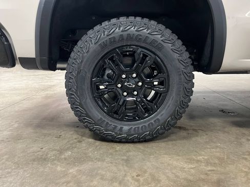 New 2026 Chevrolet Silverado 1500 ZR2 w/ Dark Appearance Package AWD/4WD image 9