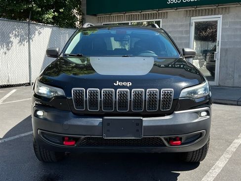 Used 2019 Jeep Cherokee Trailhawk w/ Cold Weather Group AWD/4WD image 2