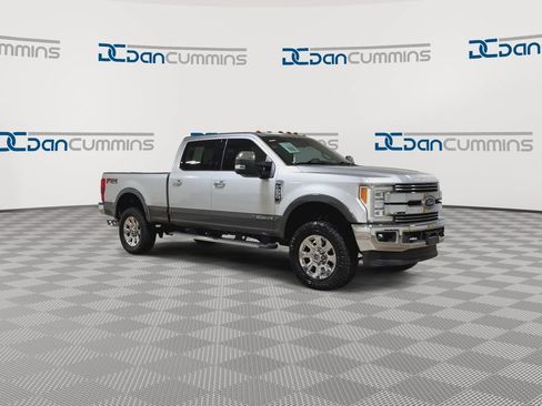 Used 2017 Ford F250 Lariat w/ Lariat Ultimate Package AWD/4WD image 2