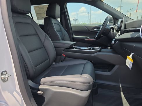 New 2027 Chevrolet Equinox LT w/ Convenience Package II FWD image 15