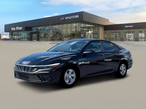 New 2026 Hyundai Elantra SE image 2